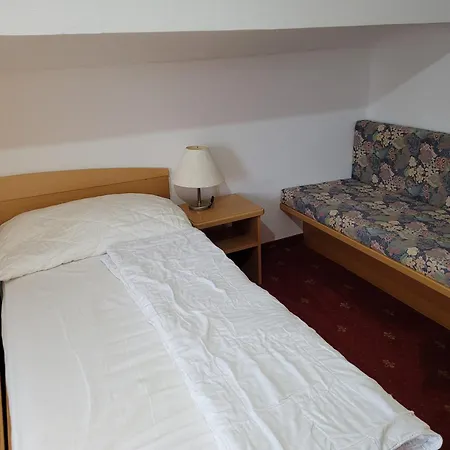 Schloessli Apartman *
