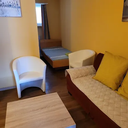 Schloessli Apartman *